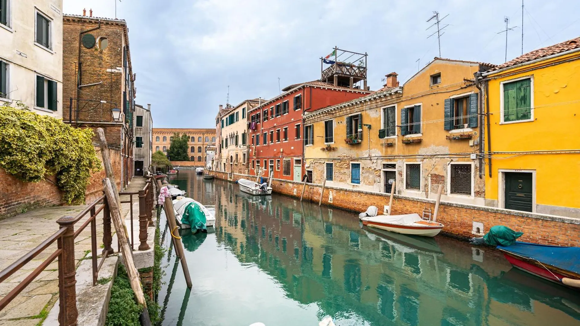 Vista Canale, 4 Ospiti, 2 Camere E 2 Bagni Βενετία